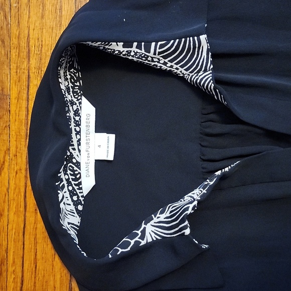 EUC Diane Von Furstenburg Black Button Up Blouse - Picture 2 of 4